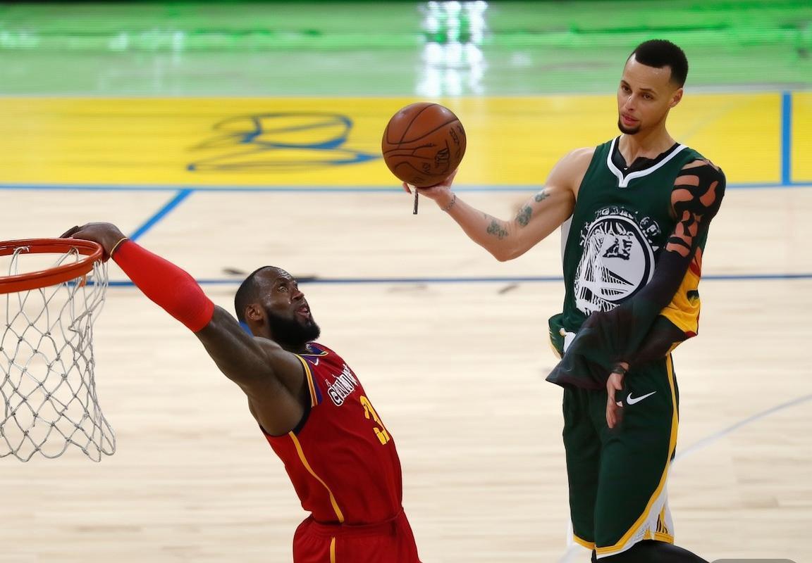 2017圣诞大战：勒布朗与库里巅峰对决回顾(图4)